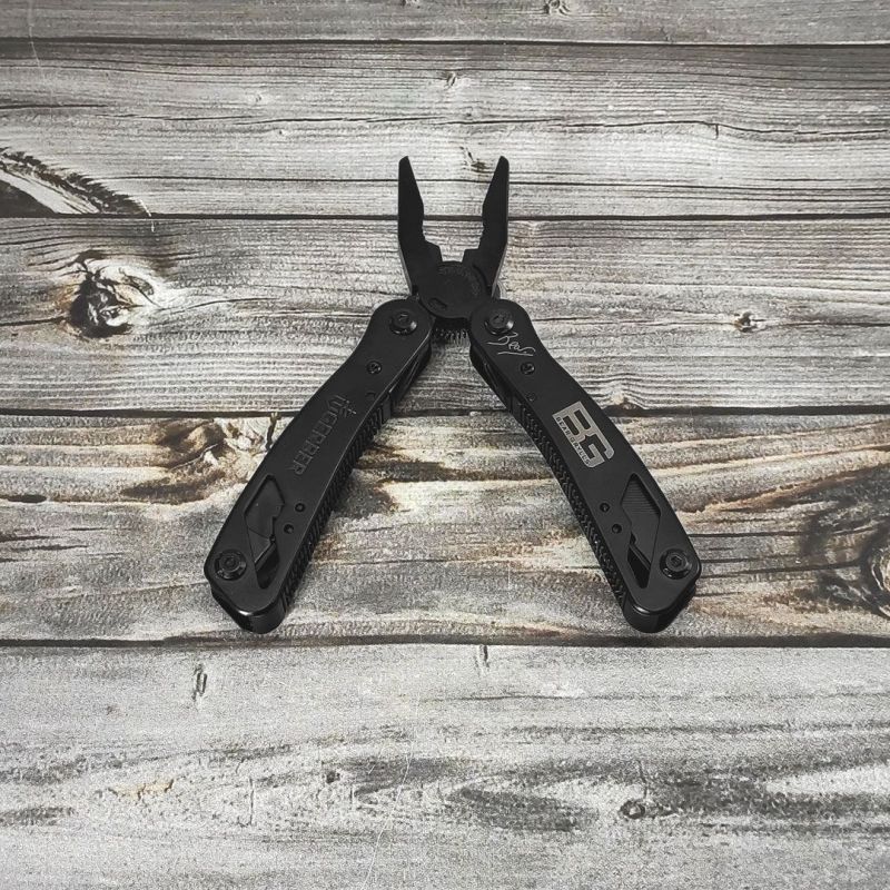 Мультитул «Gerber Bear Grylls» 14 в 1 с набором бит и чехлом Мультитул «Gerber Bear Grylls» 14 в 1 с набором бит и чехлом